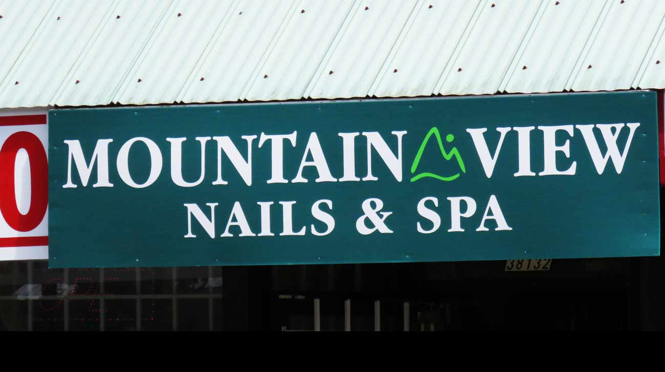 https://www.downtownsquamish.com/wp-content/uploads/2015/04/MountainView-Nails-Spa.jpg