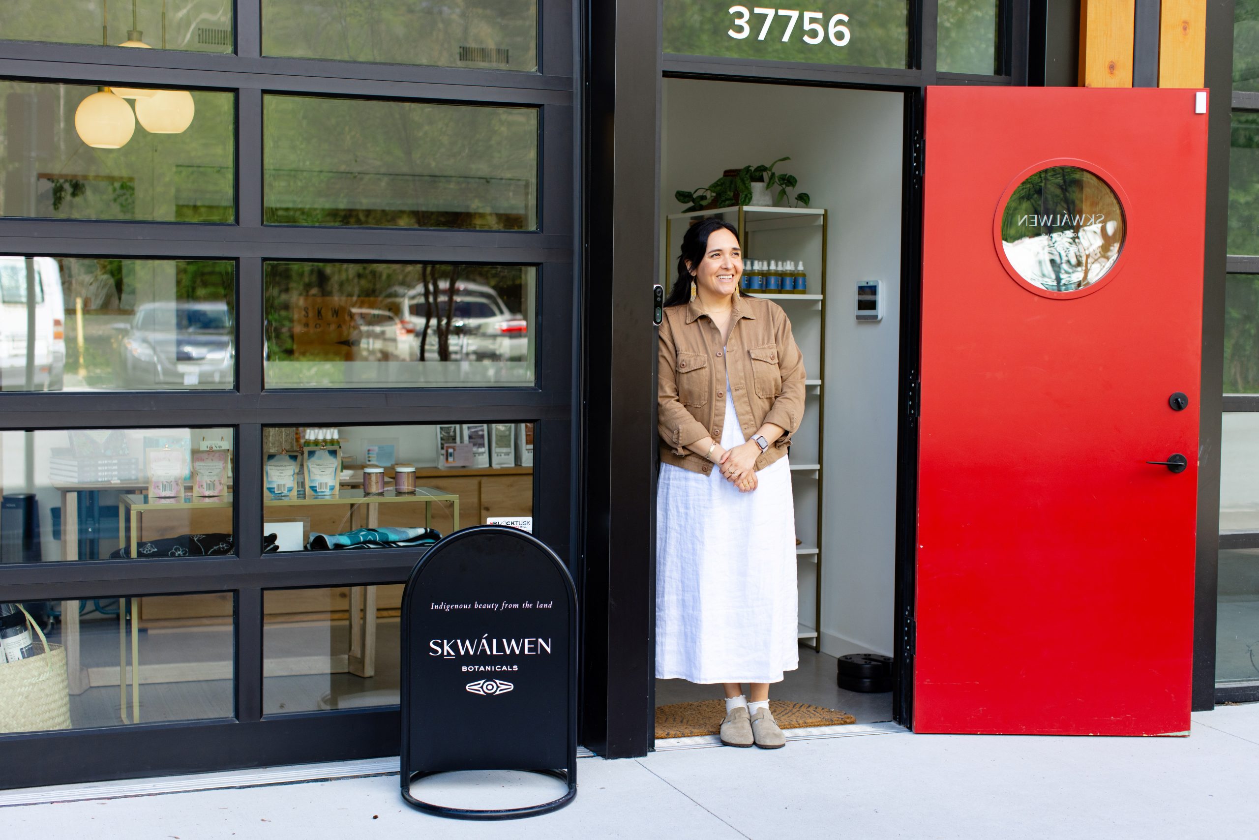 https://www.downtownsquamish.com/wp-content/uploads/2026/04/MatthewsWest_SkwalwenBotanicals64-scaled.jpg